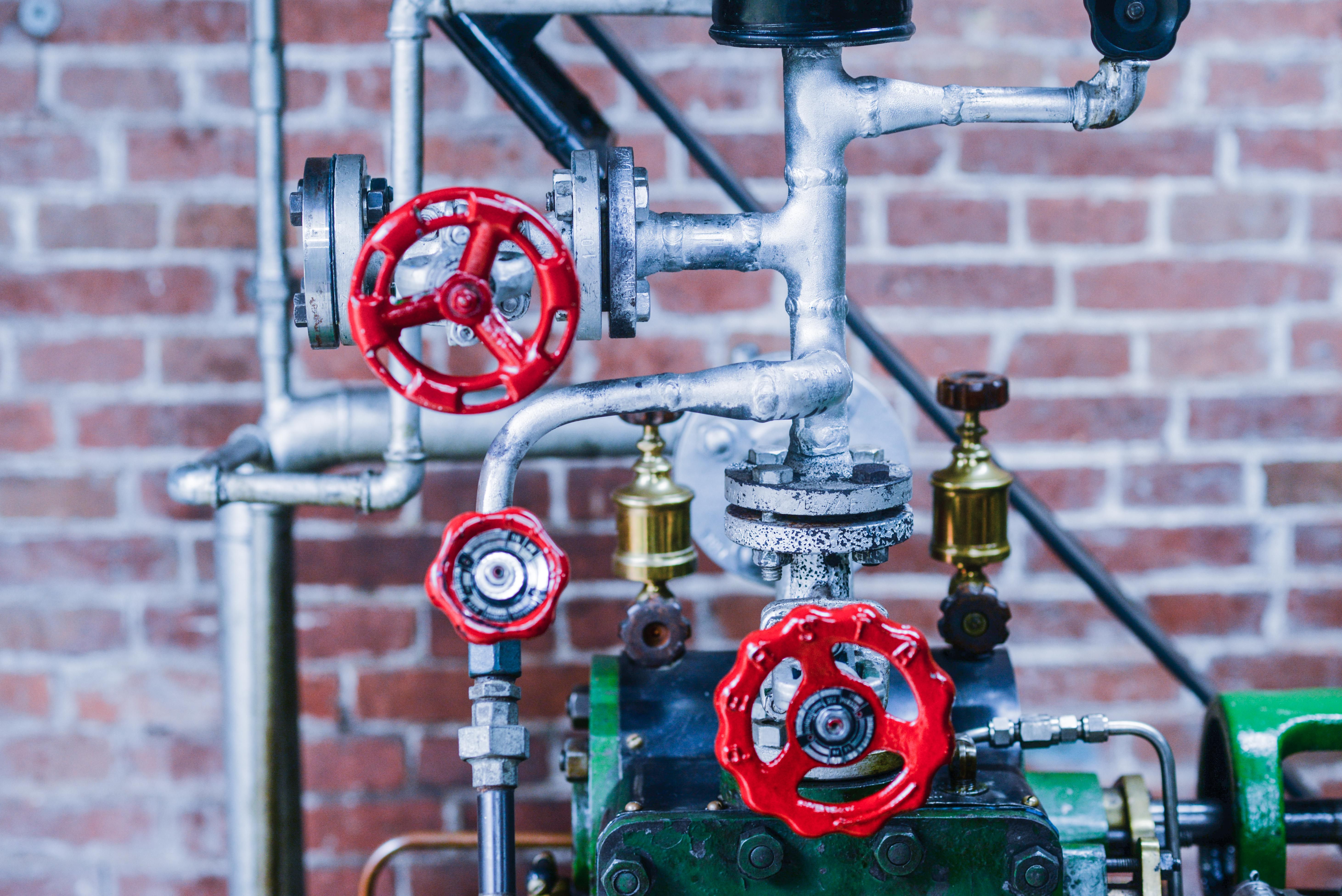 Globe and Handwheel Control Valves